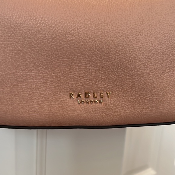NWOT beautiful Radley bag in soft pebbled leather. - Picture 3 of 15